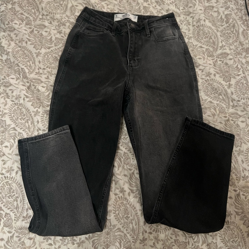 Hollister Curvy High Rise Mom Jeans